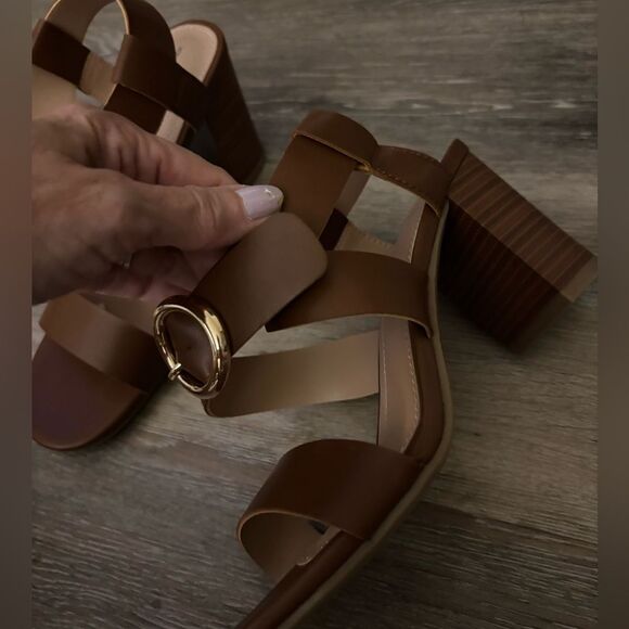 Time and Tru Brown Block Heel Sandals Sz 6 - Picture 6 of 7